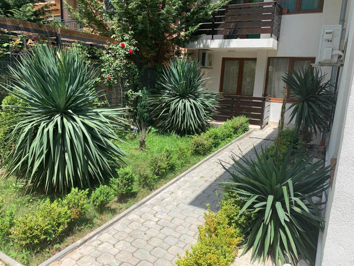 Oasis By The Sea Apartment Primorsko Exterior photo